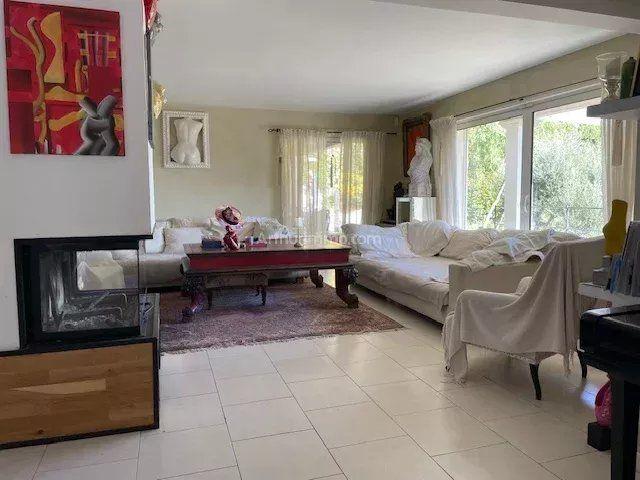 Maison - 312 m² - 7 pièces