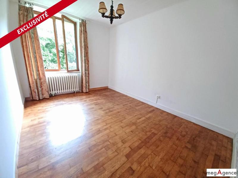 Maison - 240 m² - 9 pièces