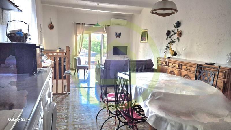 Maison - 98 m² - 4 pièces