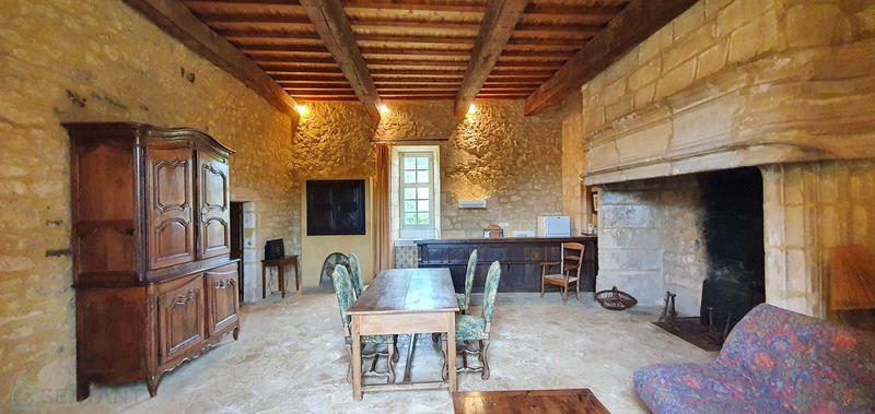 Maison - 250 m² - 4 pièces