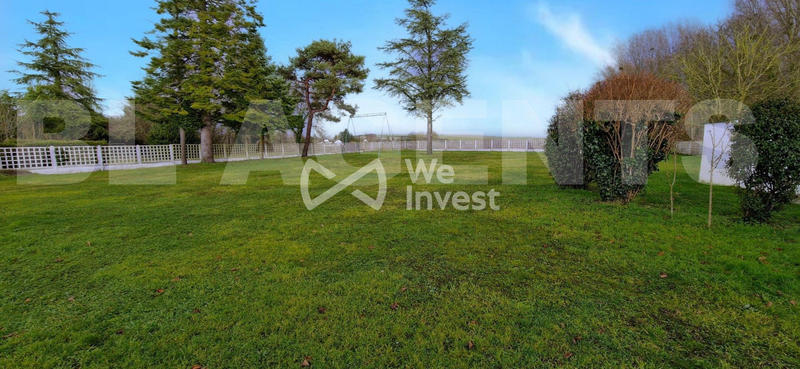 Maison - 244 m² - 10 pièces