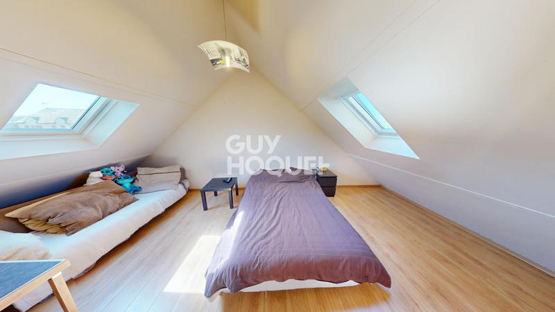 Maison - 220 m² - 9 pièces