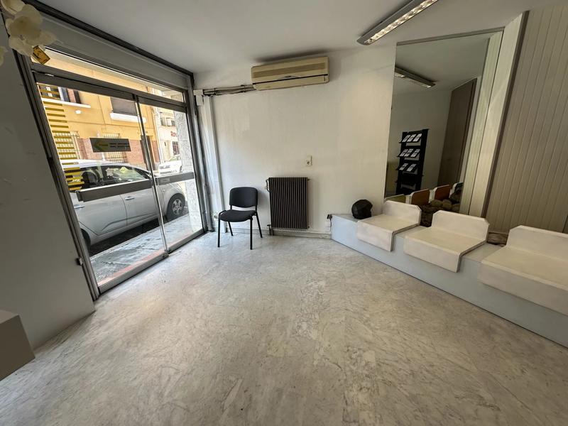 Local commercial - 85 m² - 3 pièces