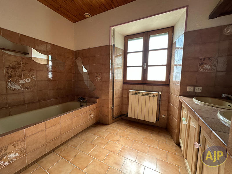 Maison - 176 m² - 6 pièces