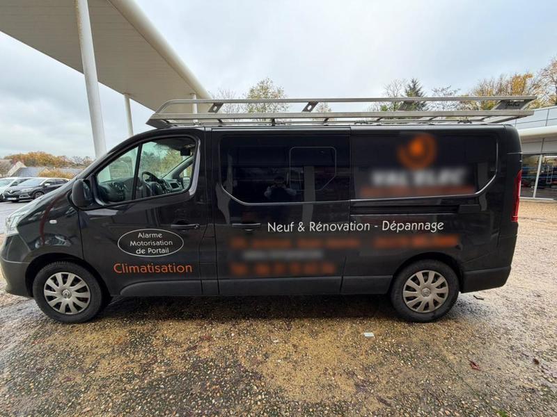 Renault Trafic III Van 2.0 Dci 200 Ch 6 places Tva Recuperable Garantie Mois / Reprise Possible