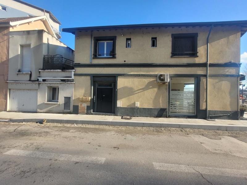 Immeuble - 216 m² - 7 pièces