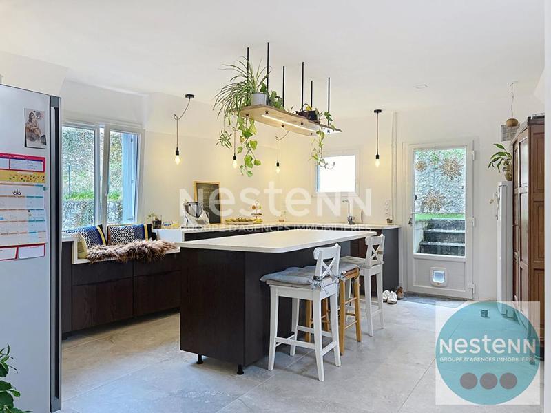 Maison de ville - 256 m² - 9 pièces