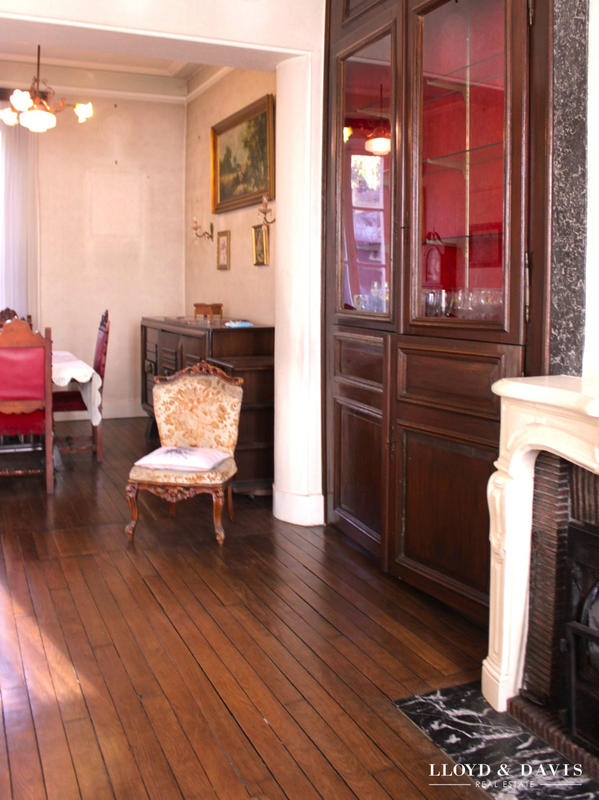 Maison - 243 m² - 7 pièces