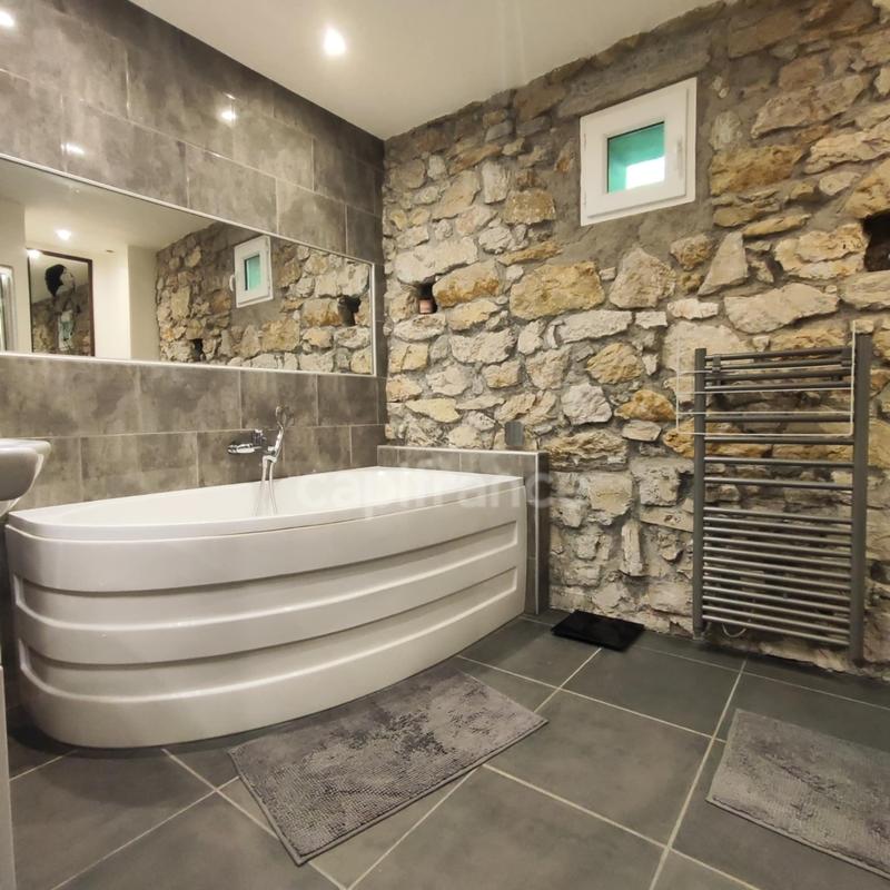 Maison - 290 m² - 11 pièces