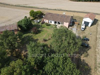 Maison - 342 m² - 14 pièces