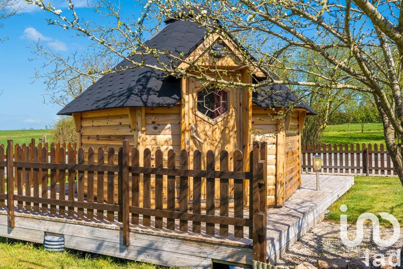 Maison - 360 m² - 14 pièces