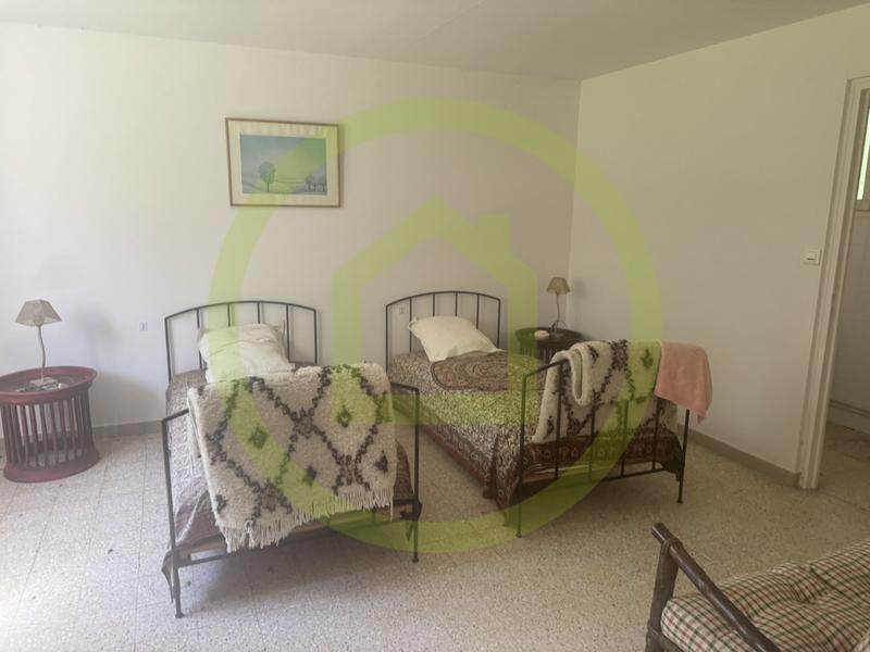 Propriété - 305 m² - 13 pièces