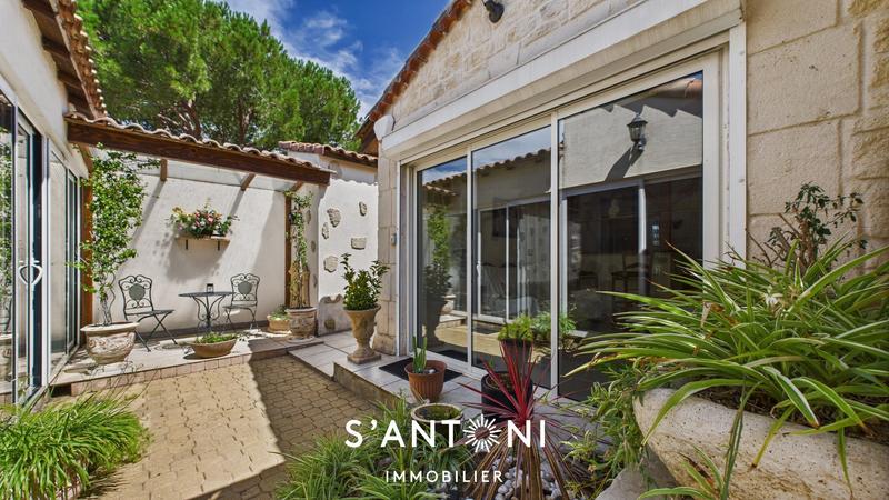 Maison - 210 m² - 8 pièces