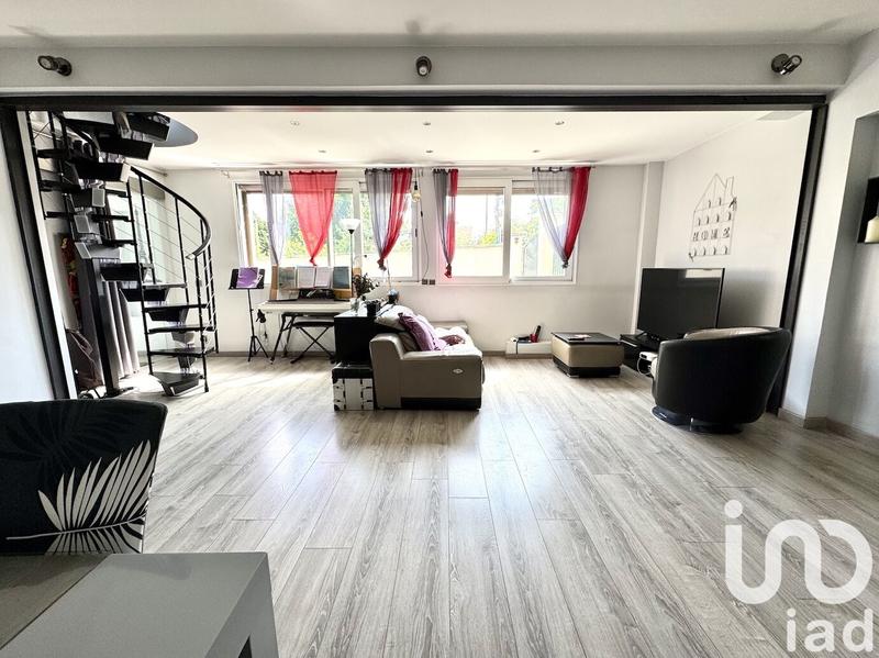 Maison - 104 m² - 4 pièces