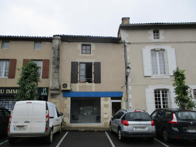 Maison - 146 m² - 6 pièces