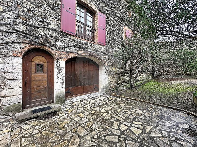 Maison - 140 m² - 7 pièces