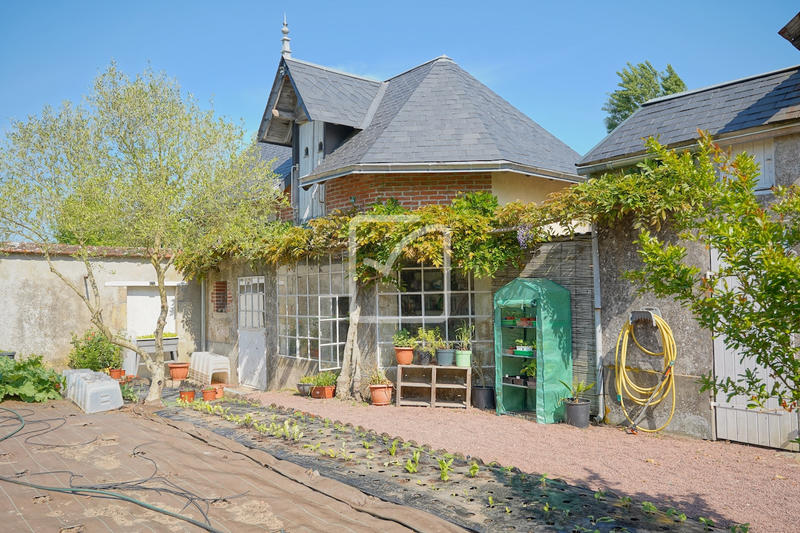 Maison - 310 m² - 12 pièces