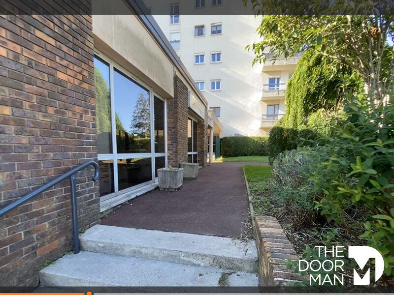 Local commercial - 89 m² - 3 pièces