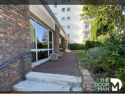 Local commercial - 89 m² - 3 pièces