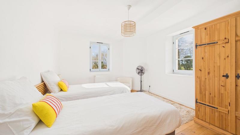 Maison en pierre - 370 m² - 11 pièces