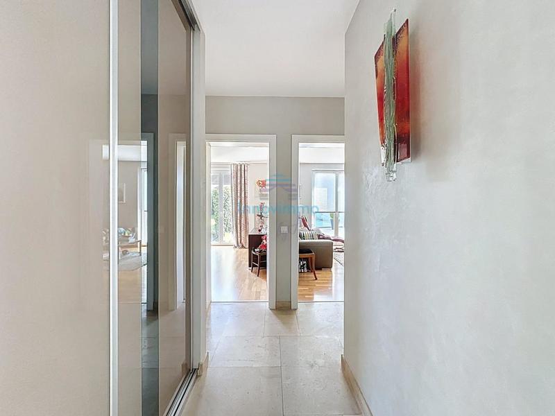 Villa - 216 m² - 8 pièces