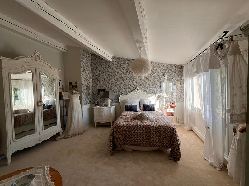 Maison - 256 m² - 6 pièces