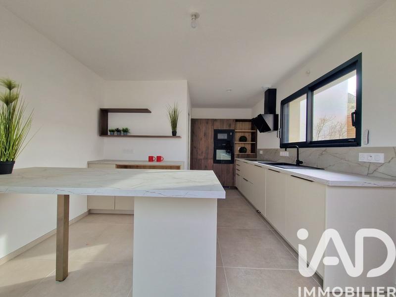 Maison - 142 m² - 5 pièces