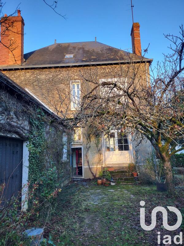 Maison - 230 m² - 9 pièces