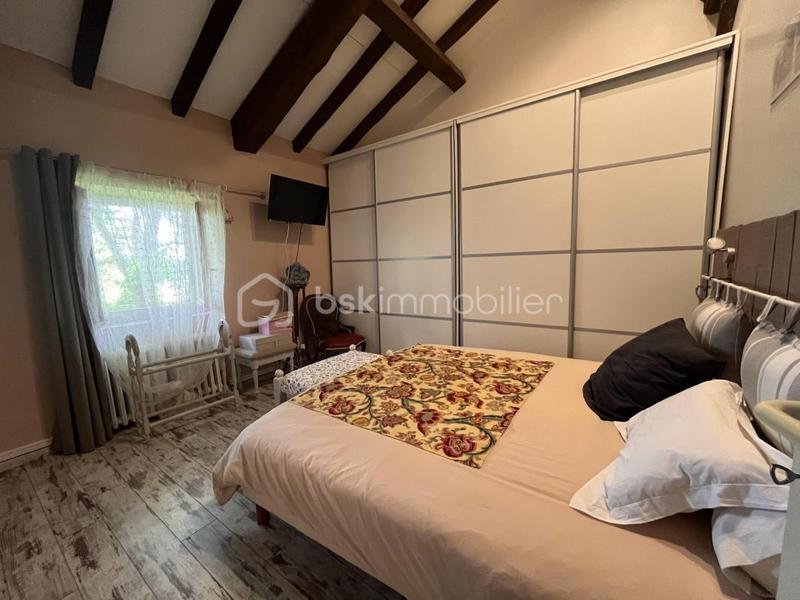 Propriété - 230 m² - 8 pièces