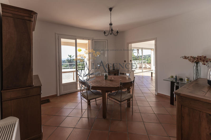 Maison - 465 m² - 14 pièces