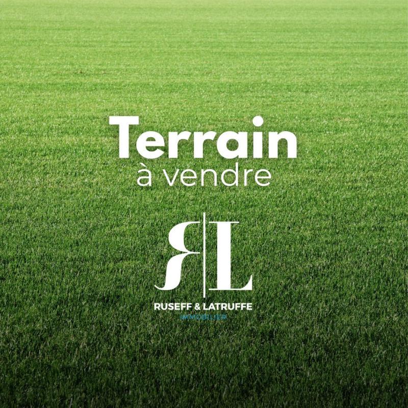 Terrain constructible - 1 078 m²