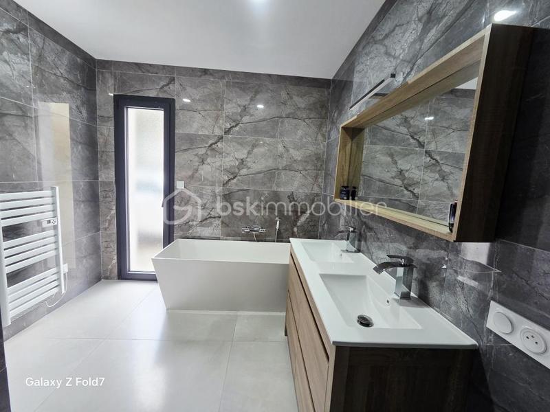 Maison - 125 m² - 4 pièces