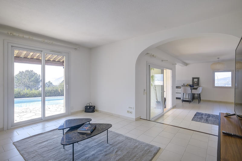 Villa - 220 m² - 6 pièces