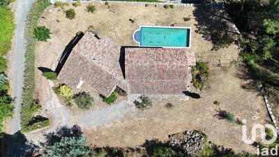 Maison - 241 m² - 7 pièces