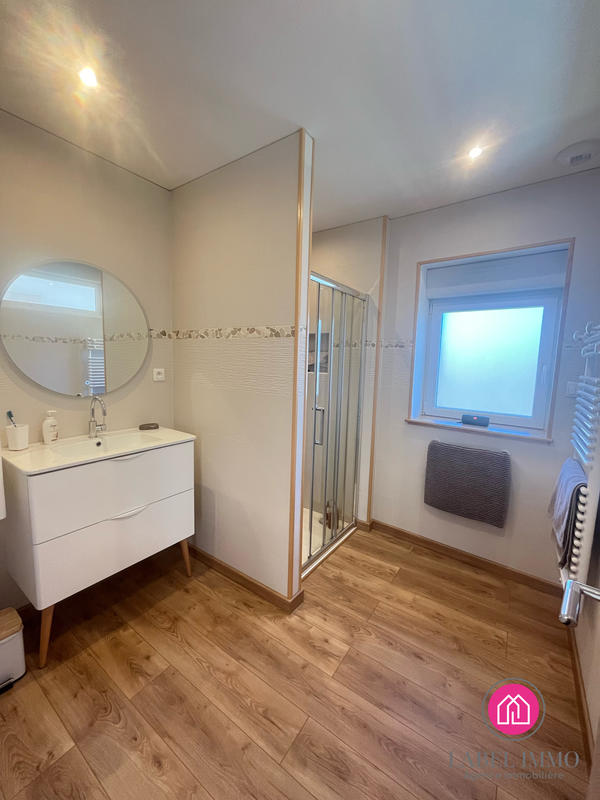 Maison - 230 m² - 6 pièces