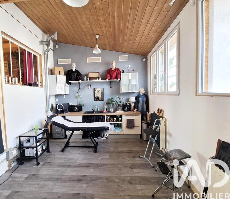 Maison - 230 m² - 8 pièces