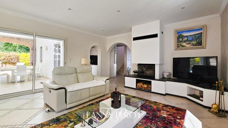 Villa - 194 m² - 6 pièces