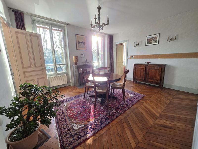 Appartement - 84 m² - 4 pièces