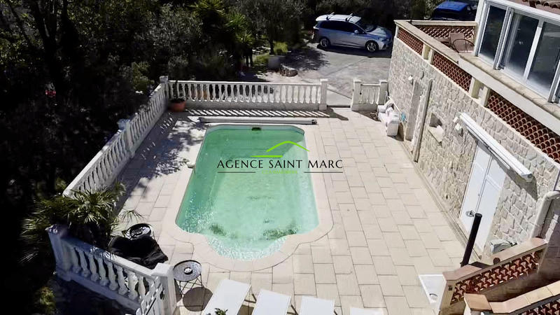 Maison - 102 m² - 4 pièces