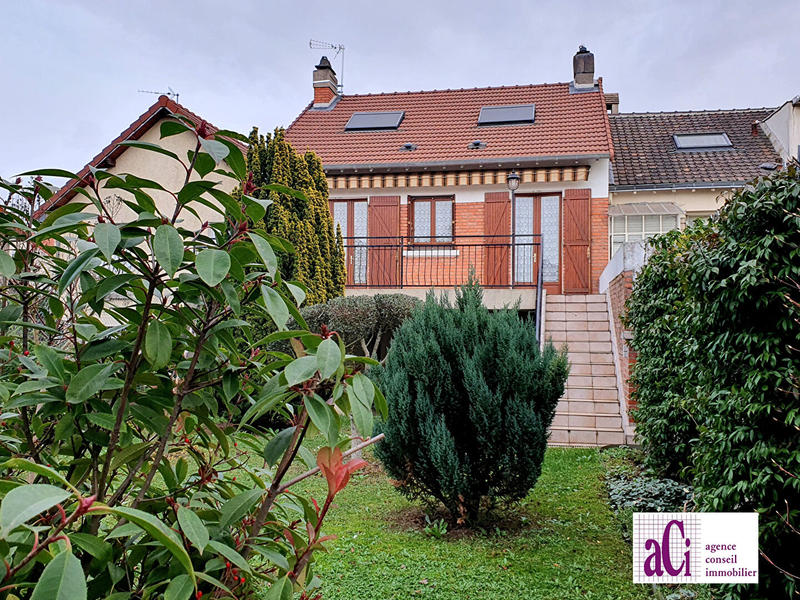 Maison - 90 m² - 5 pièces