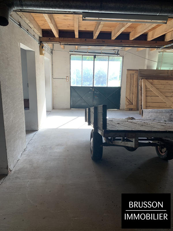 Appartement - 360 m² - 2 pièces