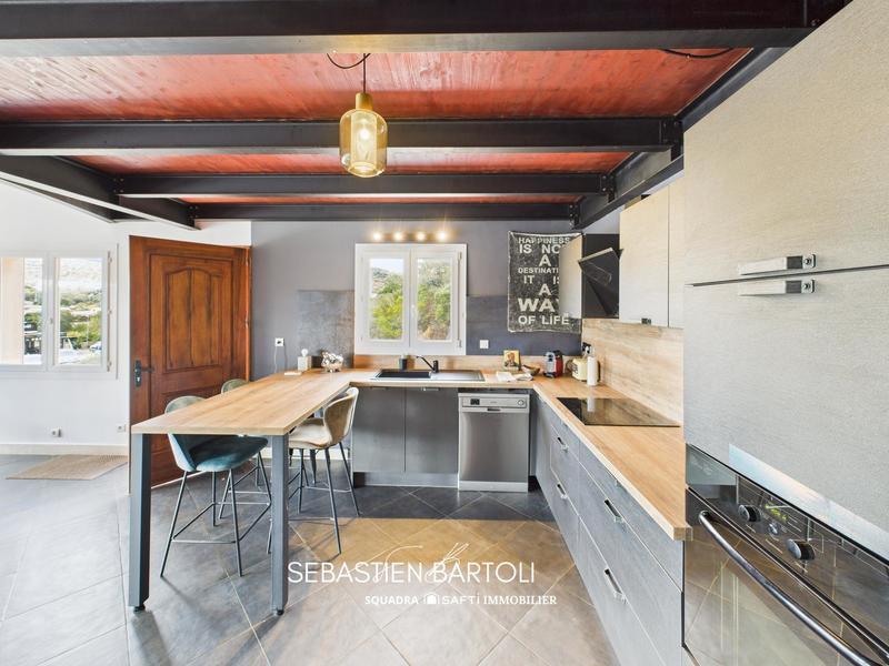 Appartement - 100 m² - 4 pièces