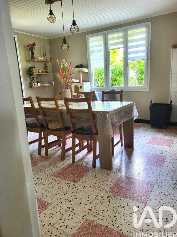 Maison - 93 m² - 5 pièces