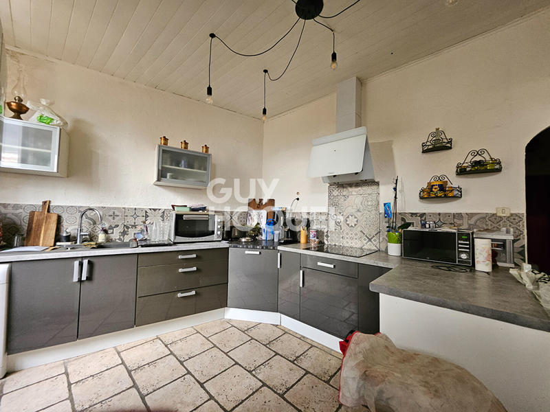 Maison de village - 130 m² - 8 pièces