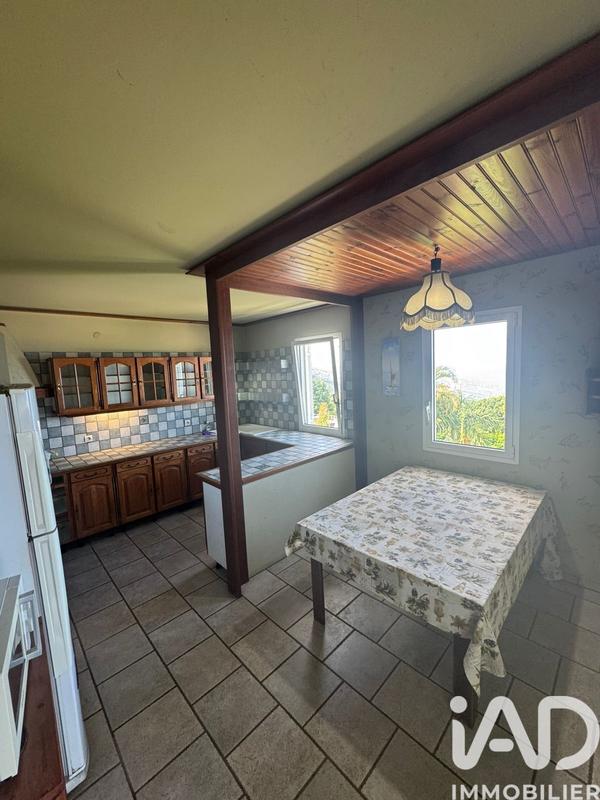 Maison - 246 m² - 6 pièces