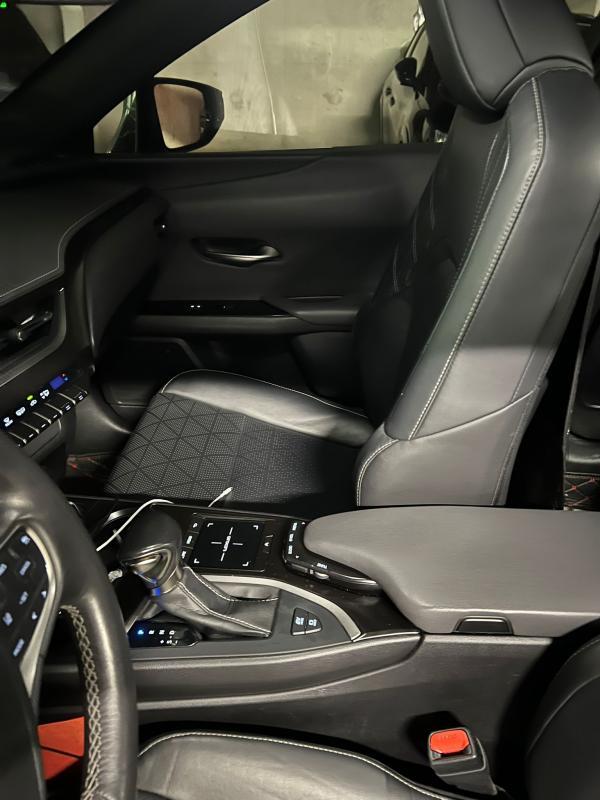 Lexus Ux 250h 2.0i Hybride 4wd pack confort business