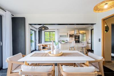 Maison - 210 m² - 7 pièces