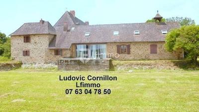 Maison - 210 m² - 8 pièces