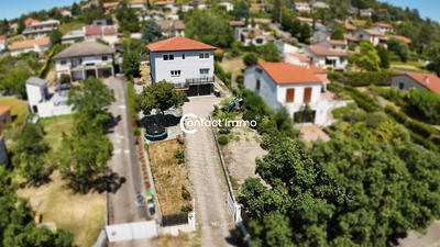 Maison - 220 m² - 7 pièces