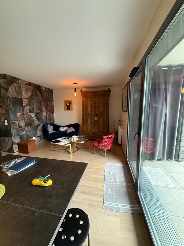 Appartement - 94 m² - 5 pièces